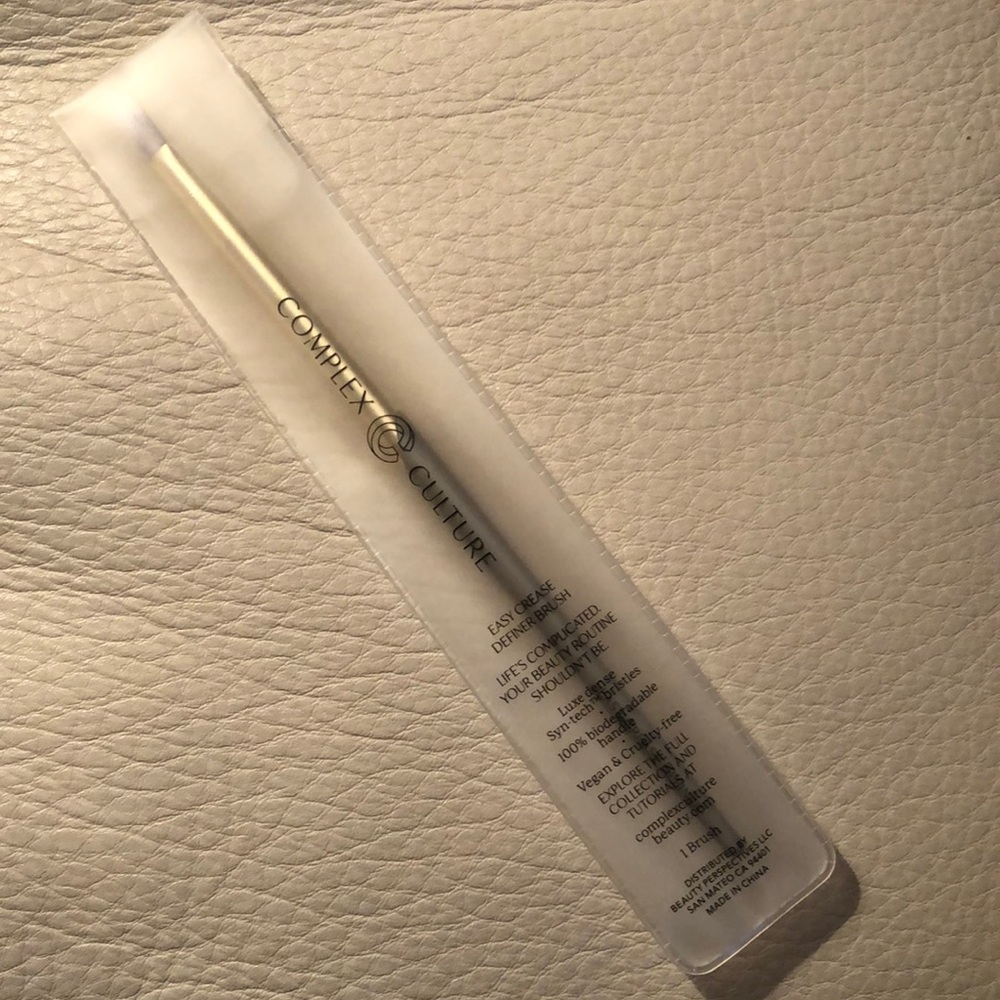Easy Crease Definer Make-up Brush NEW in package
